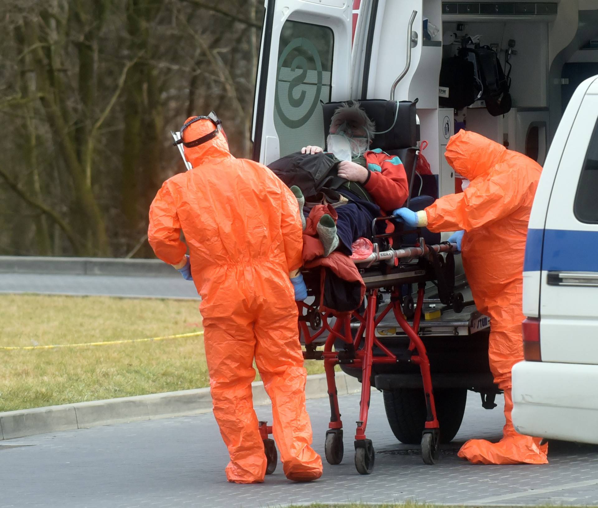 Olbrzymi wzrost liczby zakażeń. Kolejna bariera przekroczona