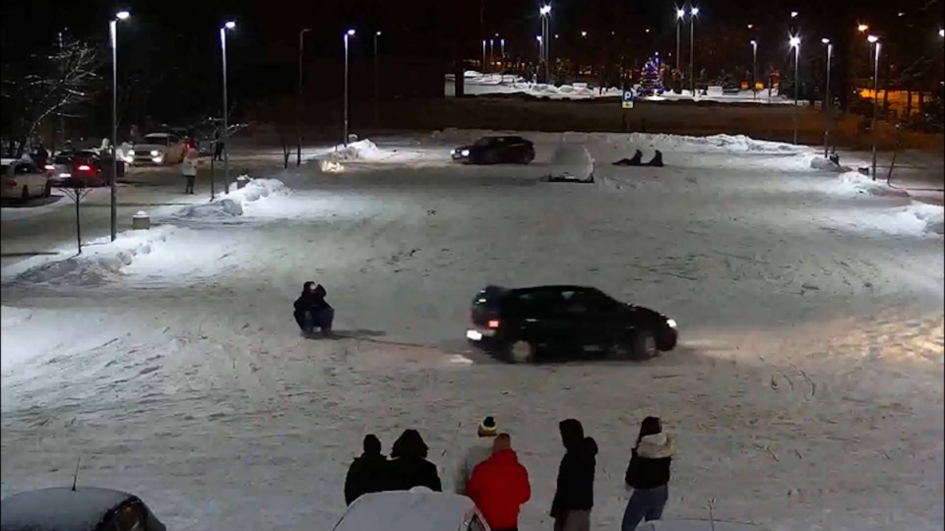 Drifty i kulig za autem. Policja przerwała niebezpieczną zabawę