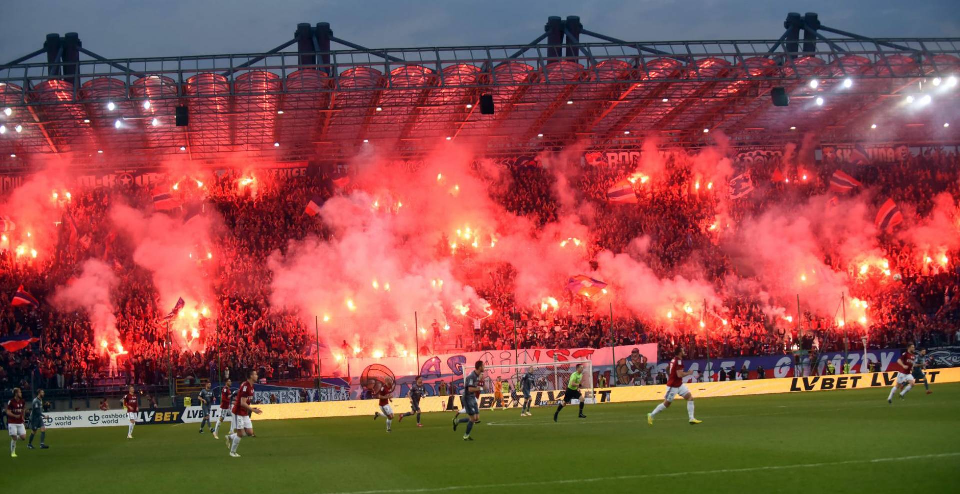 Co za mecz przy Reymonta! Wisła rozgromiła Legię