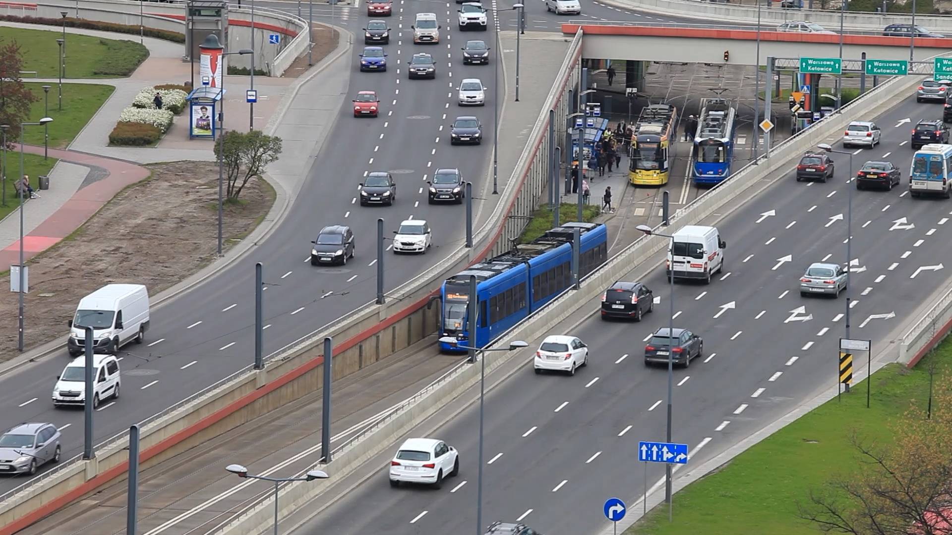 Wraca normalność? W Krakowie więcej tramwajów i autobusów