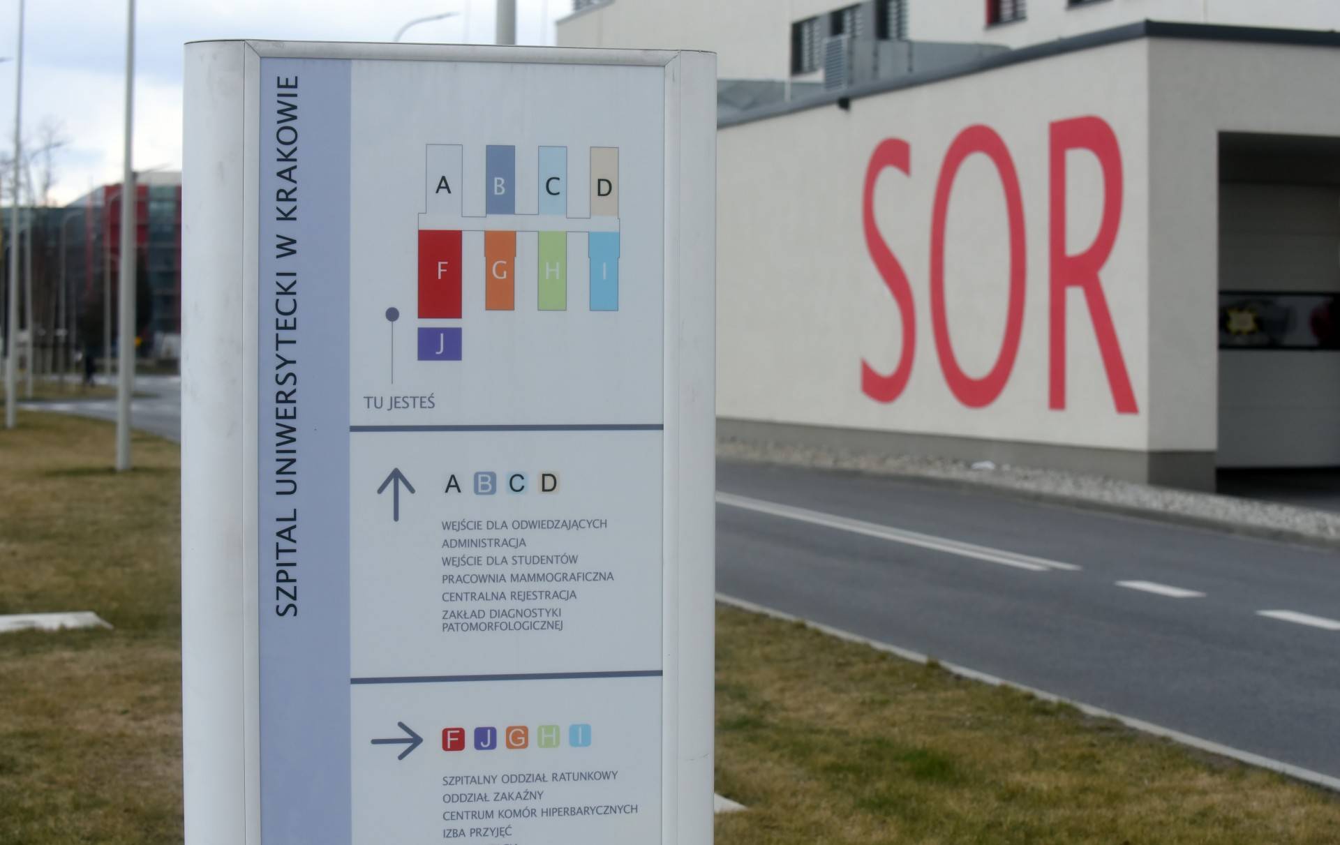 Koronawirus w klasztorze, coraz więcej zakażeń w szpitalach