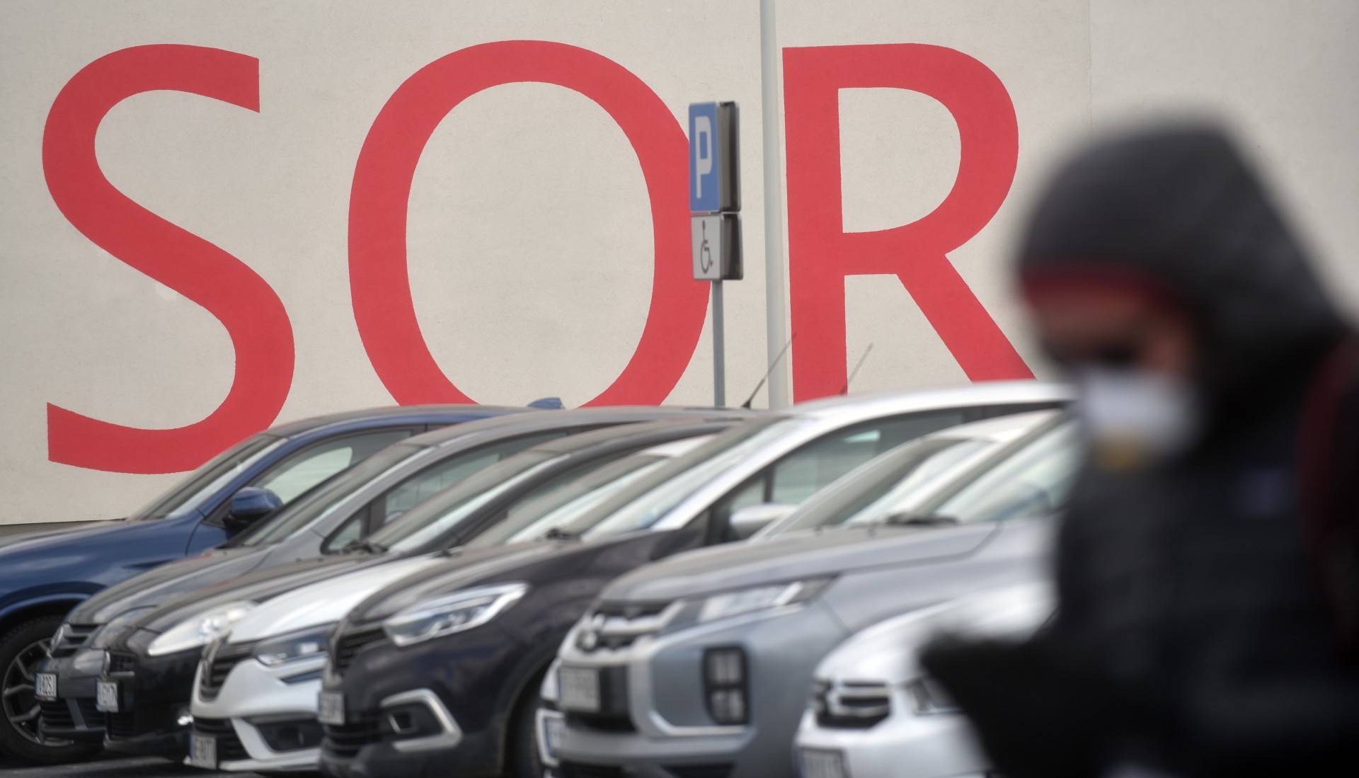Kolejne rekordy zakażeń. "Szpitale nie poradzą sobie z czwartą falą pandemii"