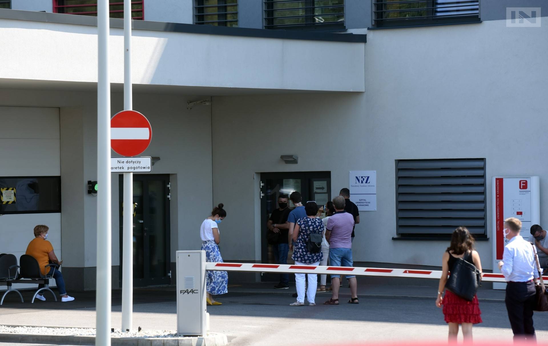 Tydzień roku szkolnego i... znaczący spadek liczby zakażonych dzieci
