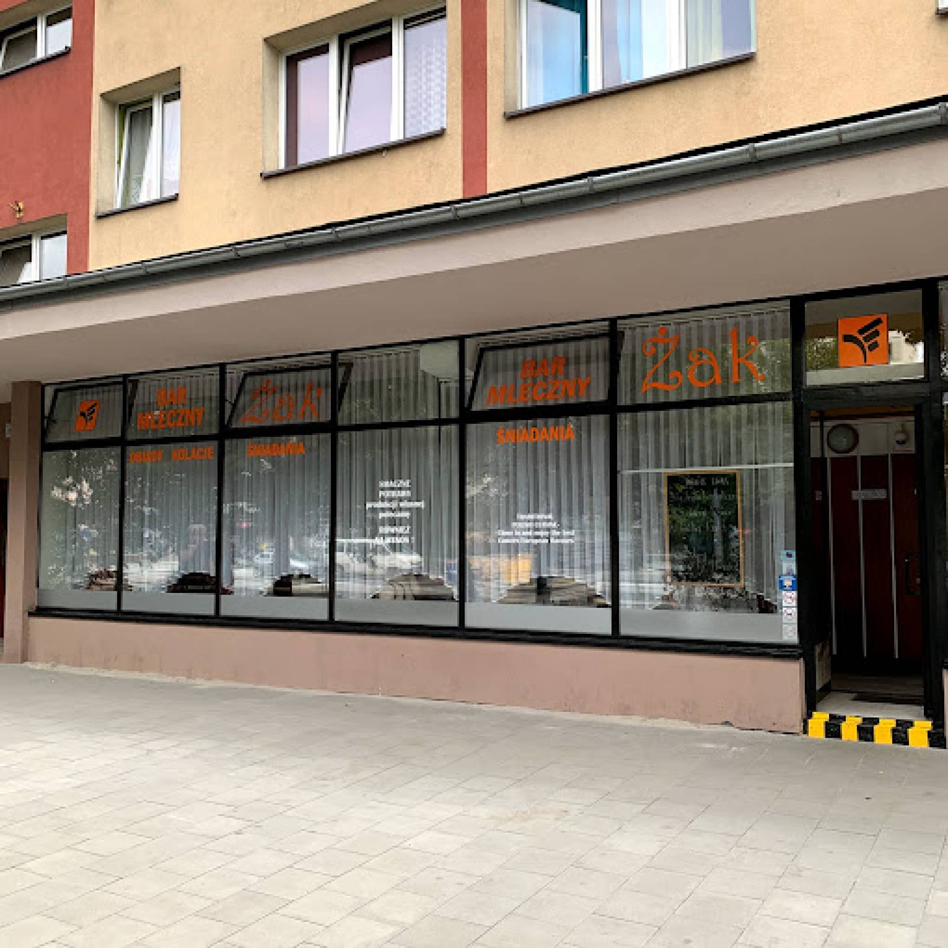 Ostatni dzień baru mlecznego Żak. Miasto tłumaczy, jak pomaga takim placówkom
