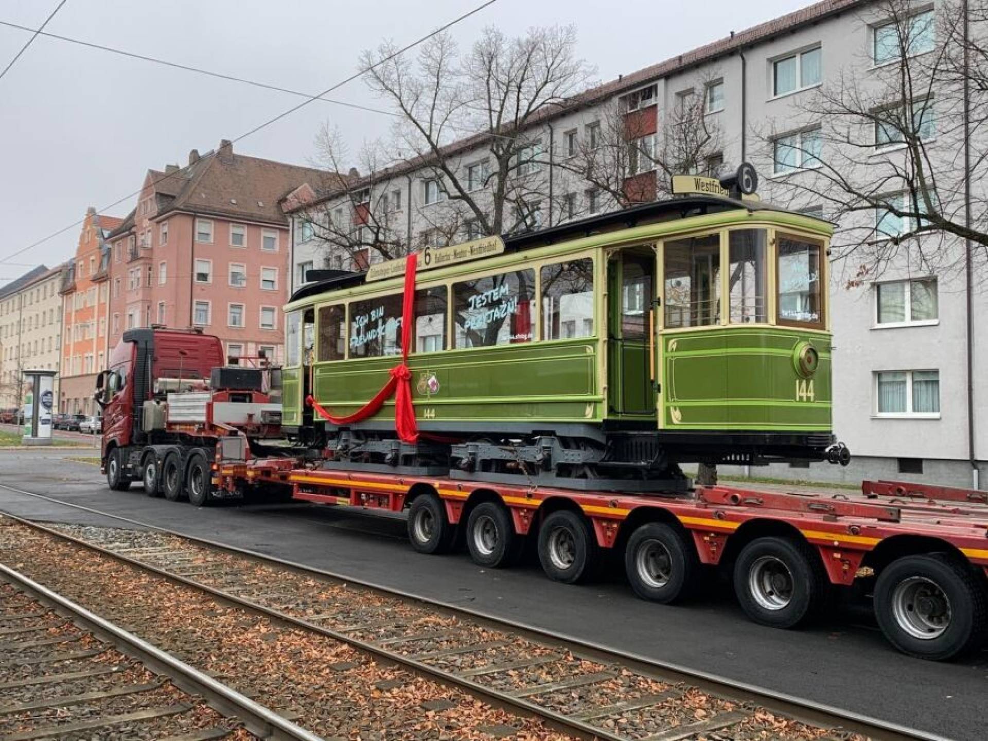 Ten tramwaj to prawdziwy unikat. Ma znów wyjechać na tory...