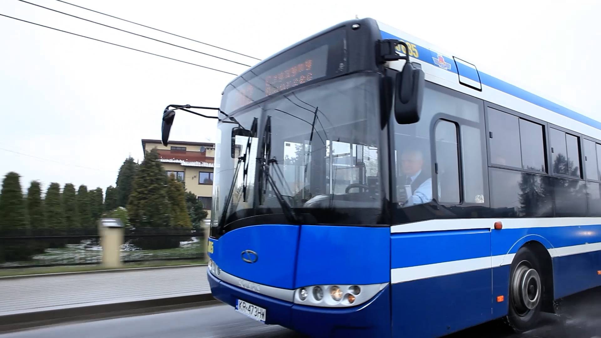 Ruch autobusów na ulicy Królowej Jadwigi przywrócony! Był problem z nawierzchnią
