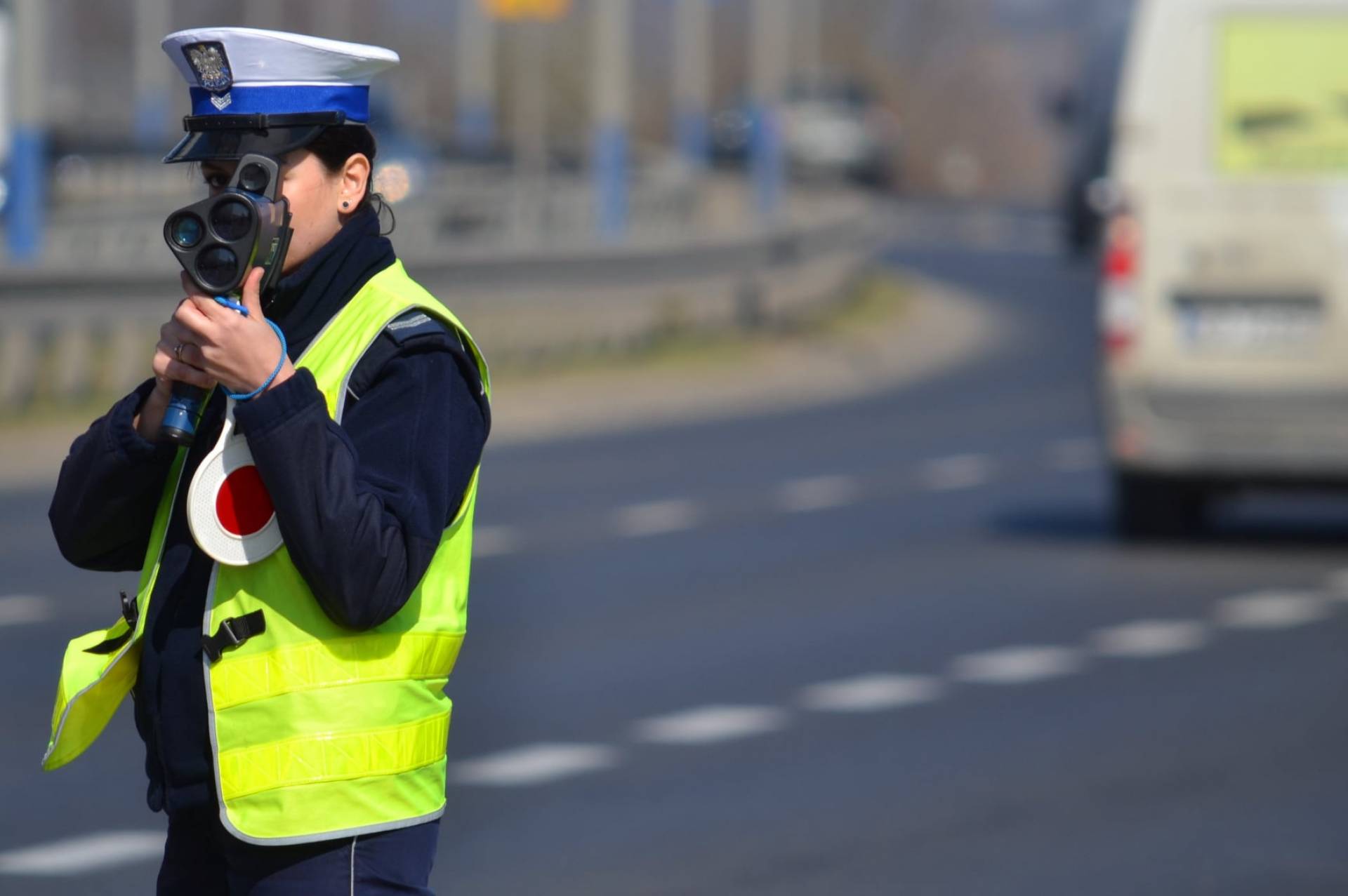 Bilans świąt na drogach: zginął 90-letni kierowca, 15 osób rannych