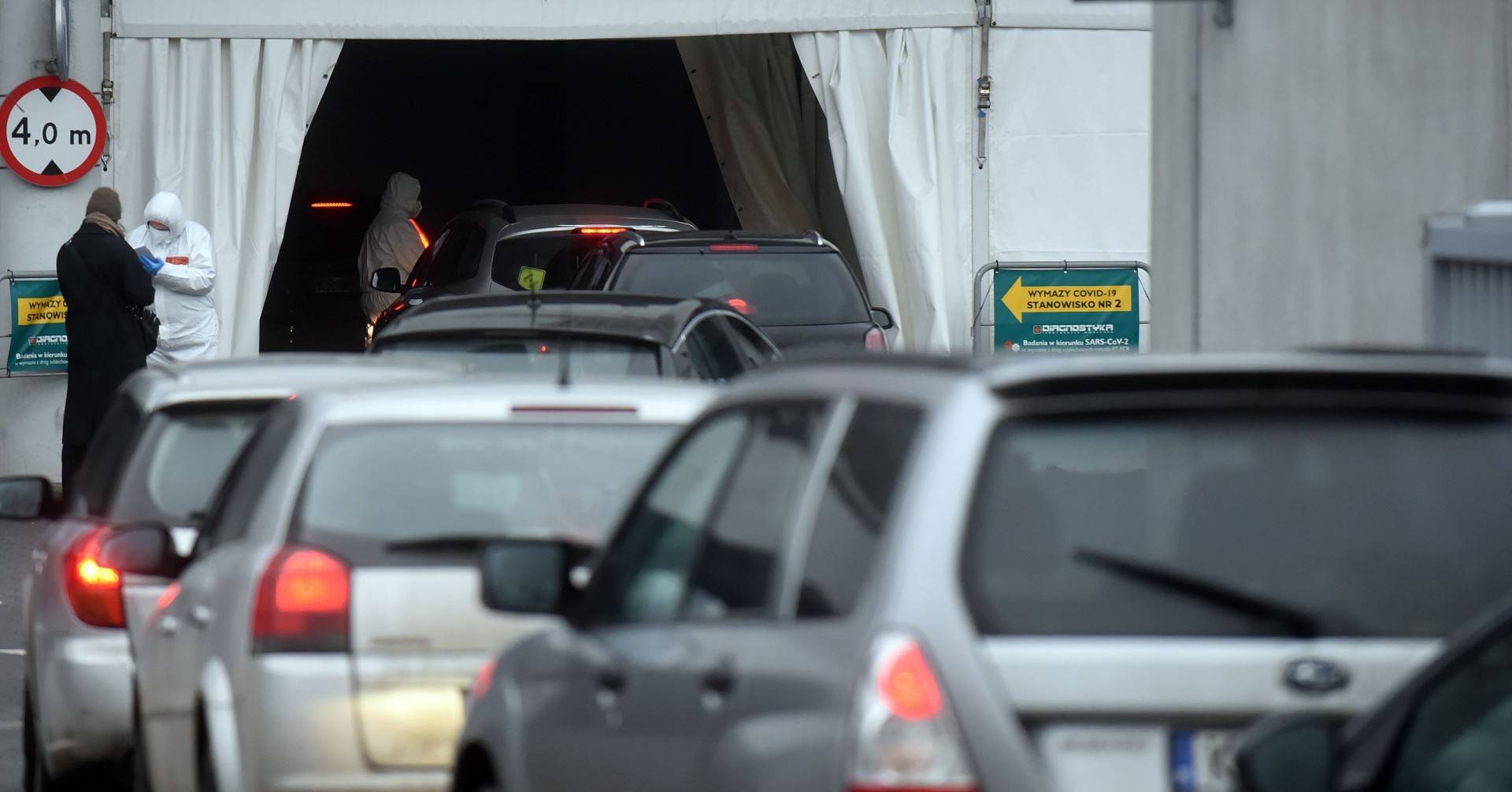Znów ustawiają się tu kolejki. Długie czekanie na test