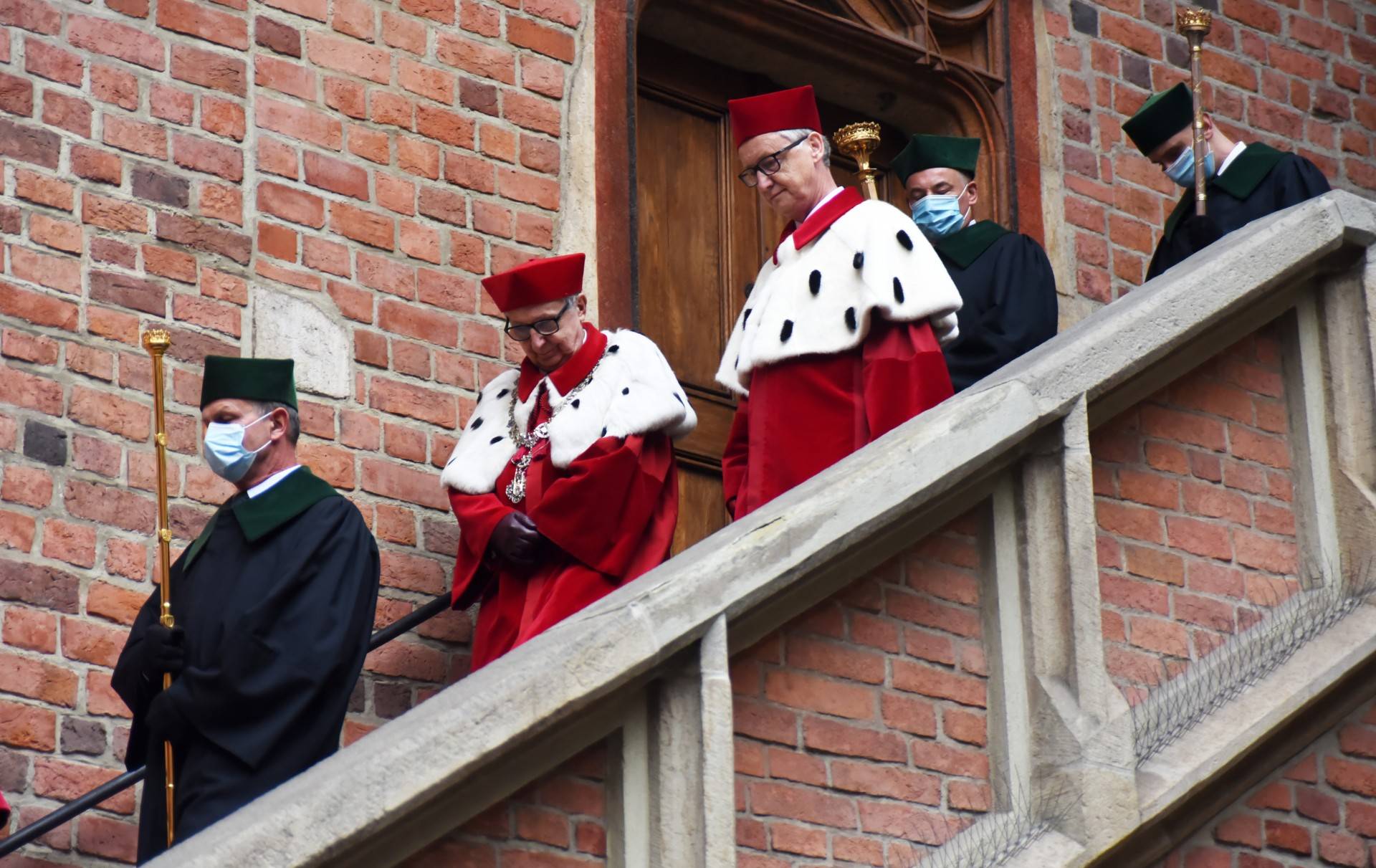 Wirus i alarm bombowy: zakłócona inauguracja roku na Uniwersytecie Jagiellońskim