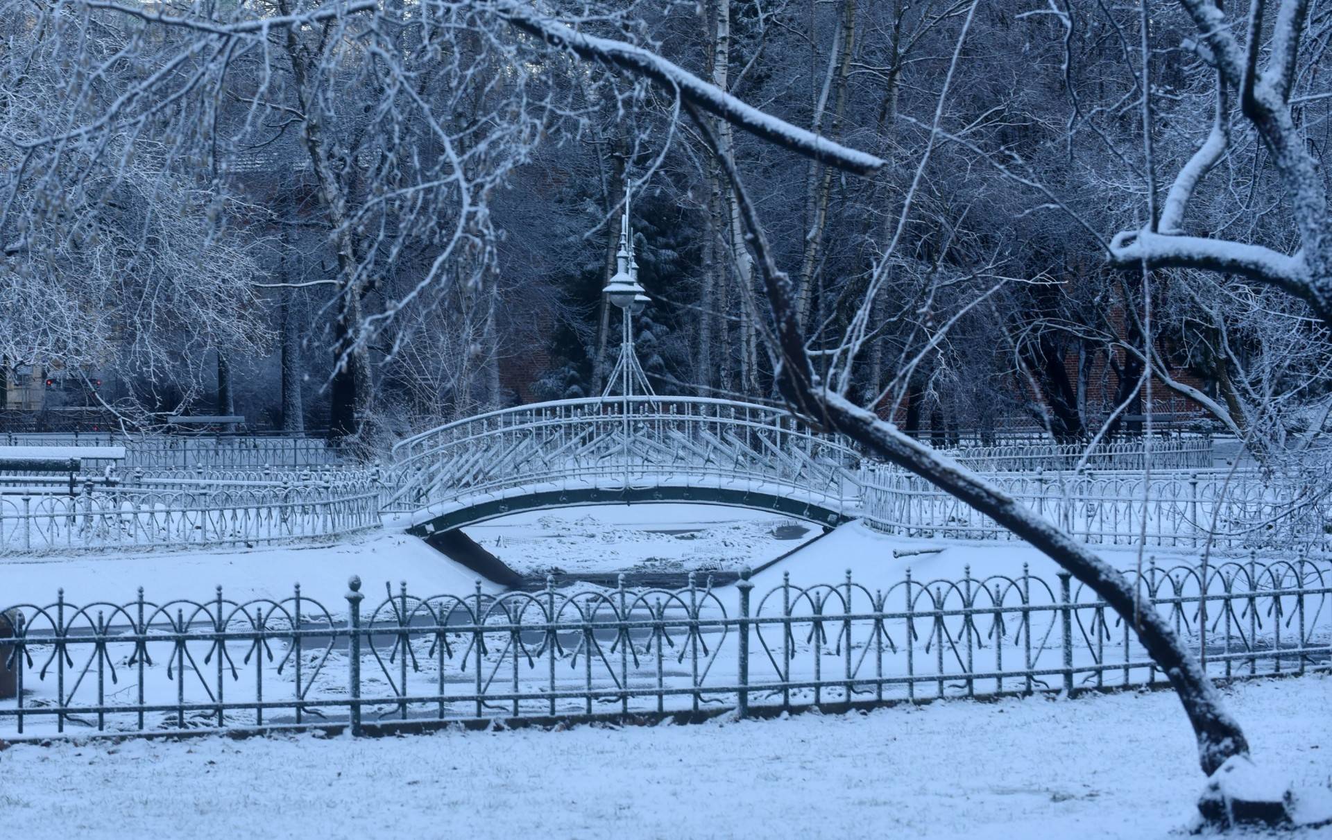 A po burzy z piorunami przychodzi... piękna zima