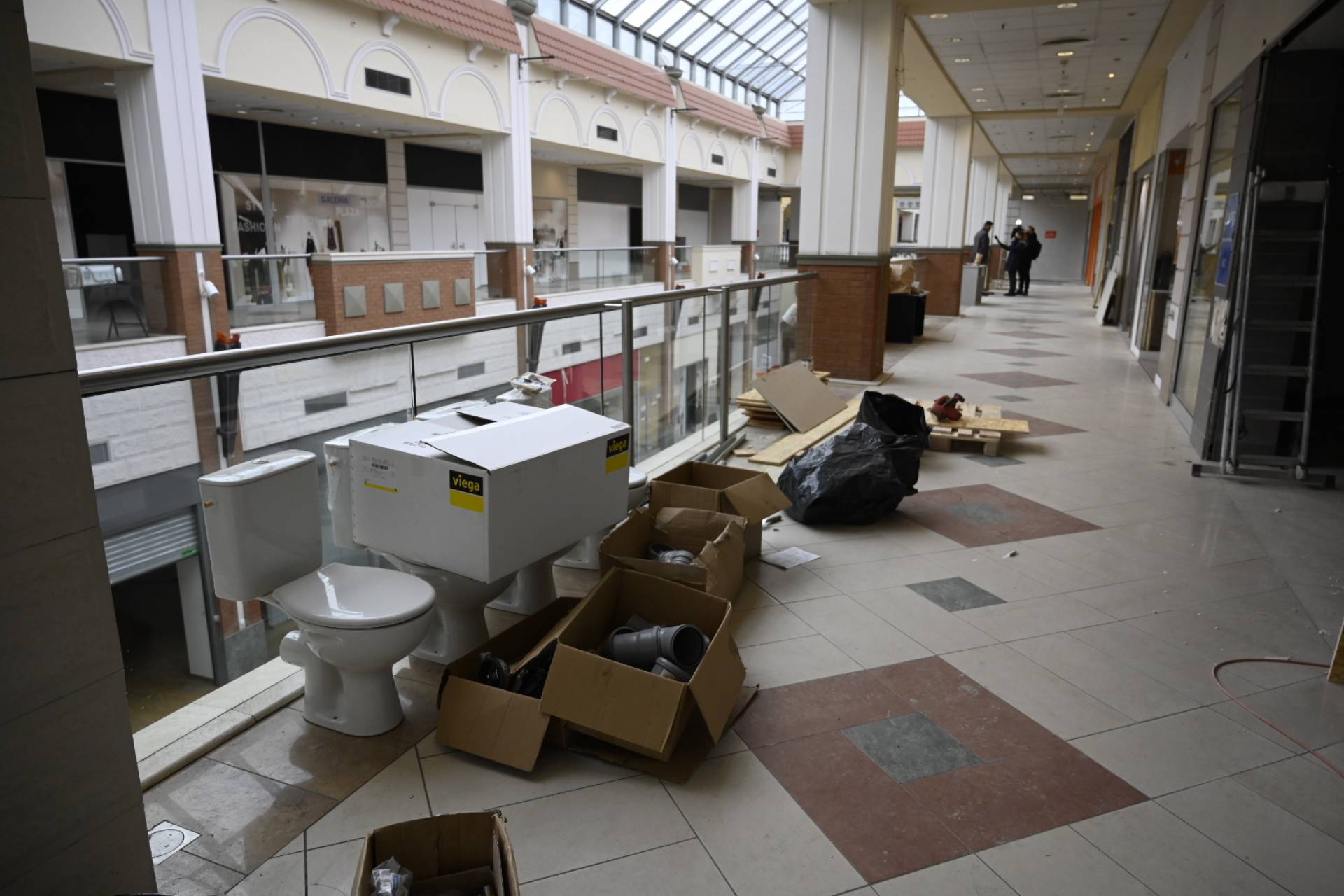 Pilny remont zamkniętej galerii handlowej. Tu ma być schronienie dla uchodźców