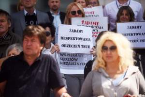 Sędziowie niezłomni: protestują każdego 18. dnia miesiąca