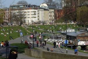 Wiosna i plażowanie na bulwarach, tak było jeszcze w czwartek...