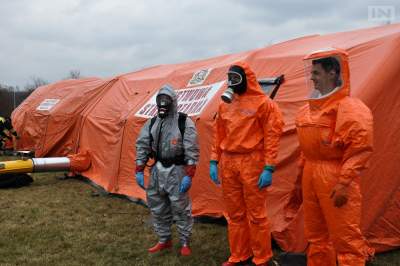 Coraz więcej przypadków koronawirusa, chorują i umierają również ludzie młodzi