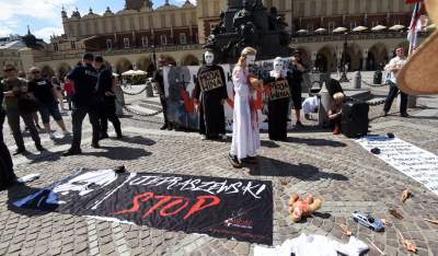 Boże Ciało: antykościelny protest i awantura pod koniec mszy