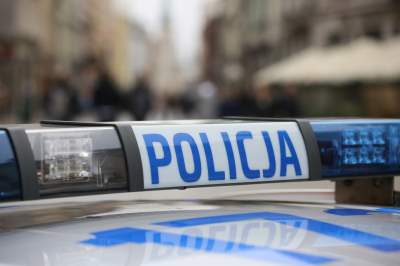 Dziewczyna skoczyła z mostu do Wisły, życie zawdzięcza policjantowi