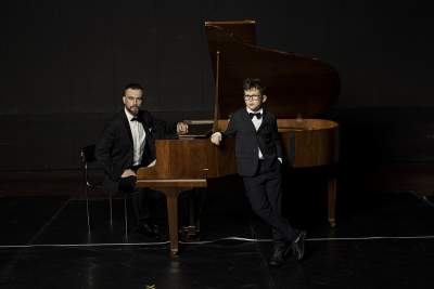 Wyciszające  słuchawki, wyizolowane miejsca w loży. Specjalny koncert w Operze