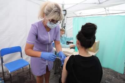 Niezaszczepieni będą wysyłani na bezpłatny urlop? Jest projekt...