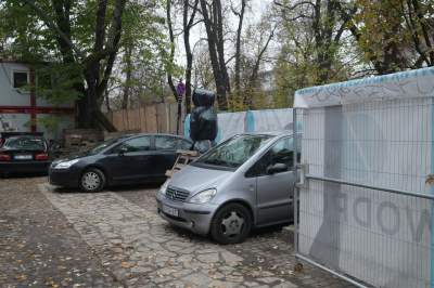 Dlaczego zasłonięto dopiero co odsłoniętą rzeźbę na Plantach?