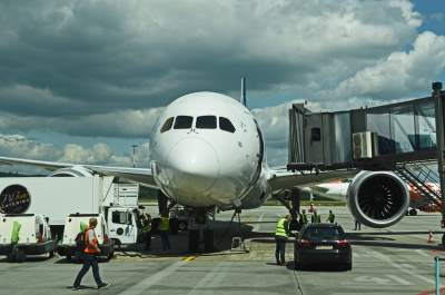 Od 1 czerwca znów polecimy LOT-em z Krakowa, dwa kierunki...