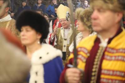 Abp Jędraszewski: wywierana jest presja, by naród wyrzekł się suwerenności i wiary