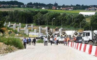 Jest miesięcznica pogrzebu, jest i gospodarska wizyta premiera