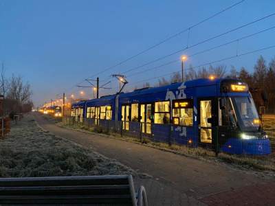 Oblodzone trakcje sparaliżowały rano ruch tramwajów, ostrzeżenie do 10-tej