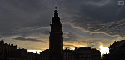 Przecieka... płyta Rynku Głównego. Kłopoty Sceny pod Ratuszem