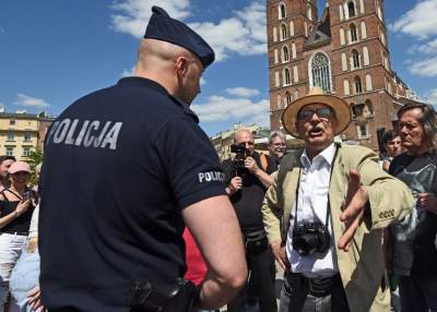 Antykościelny protest w Boże Ciało. Policja w obronie pikietujących - zdjęcie 22