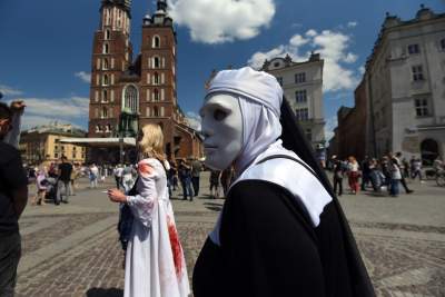 Antykościelny protest w Boże Ciało. Policja w obronie pikietujących - zdjęcie 4