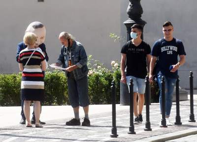 Przed protestem w obronie wolnych mediów. Kukła Dudy w akcji... - zdjęcie 12