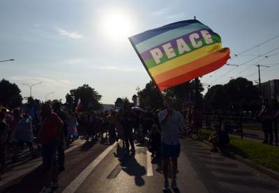 Piękny Tęczowy Kraków. Roztańczony i radosny Marsz Równości (fot. Marek Lasyk) - zdjęcie 9