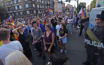 Piękny Tęczowy Kraków. Roztańczony i radosny Marsz Równości (fot. Marek Lasyk) - zdjęcie 18