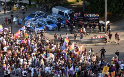 Piękny Tęczowy Kraków. Roztańczony i radosny Marsz Równości (fot. Marek Lasyk) - zdjęcie 23