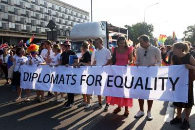 Piękny Tęczowy Kraków. Roztańczony i radosny Marsz Równości (fot. Marek Lasyk) - zdjęcie 4