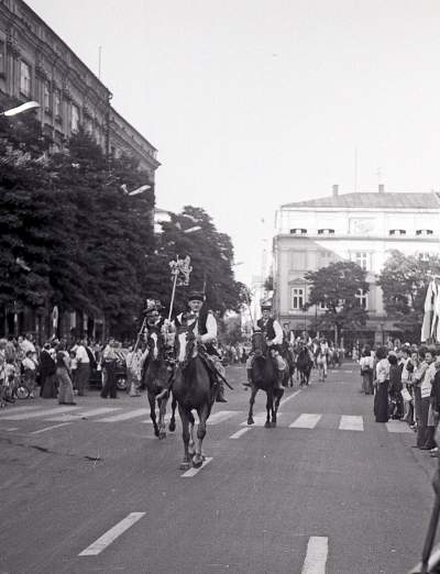 Targi Sztuki Ludowej 44 lata temu, fot. Marek Lasyk - zdjęcie 1