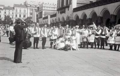 Targi Sztuki Ludowej 44 lata temu, fot. Marek Lasyk - zdjęcie 28