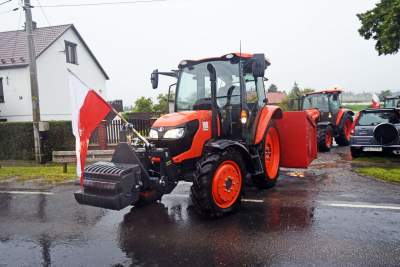 Rolnicza blokada drogi w Warzeńczycach, fot. Marek Lasyk - zdjęcie 10