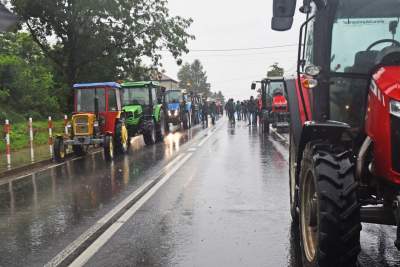 Rolnicza blokada drogi w Warzeńczycach, fot. Marek Lasyk - zdjęcie 16
