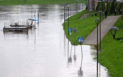Bulwary po intensywnym deszczu. Nie pospacerujemy... - zdjęcie 14