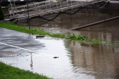 Bulwary po intensywnym deszczu. Nie pospacerujemy... - zdjęcie 21