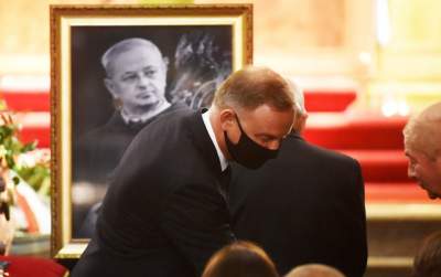 Pogrzeb proboszcza katedry wawelskiej. Obecni prezydent, premier i liderzy PiS - zdjęcie 13