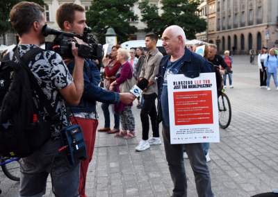"Skąd się dowiesz o PISEXIT?" Protest na Rynku Głównym - zdjęcie 17