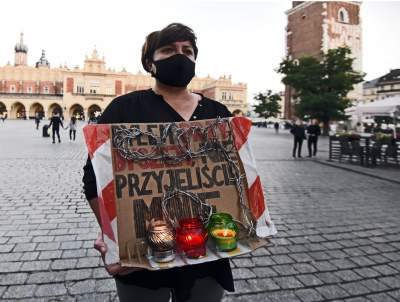 Haniebne działania polskich władz. Protest w Krakowie 27.09.2021 - zdjęcie 18