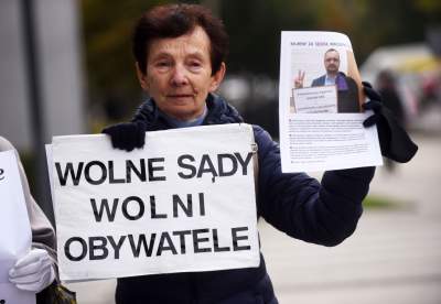 Protest przed krakowskim sądem. Fot. Marek Lasyk - zdjęcie 6