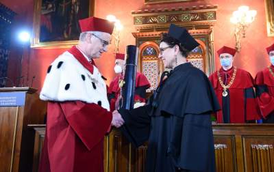 Tytuł doktora honoris causa UJ dla Olgi Tokarczuk. Fot. Marek Lasyk - zdjęcie 9