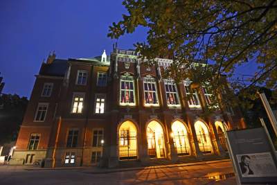 Spotkanie Olgi Tokarczuk ze studentkami i studentami, fot. Marek Lasyk - zdjęcie 20