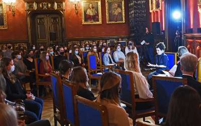 Spotkanie Olgi Tokarczuk ze studentkami i studentami, fot. Marek Lasyk - zdjęcie 15