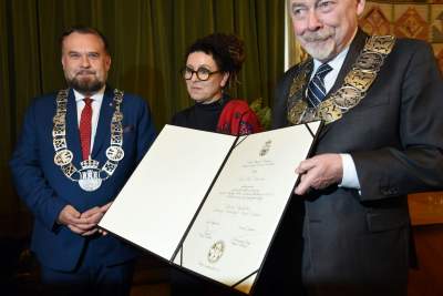 Olga Tokarczuk Honorową Obywatelką Krakowa. Fot. Marek Lasyk - zdjęcie 11