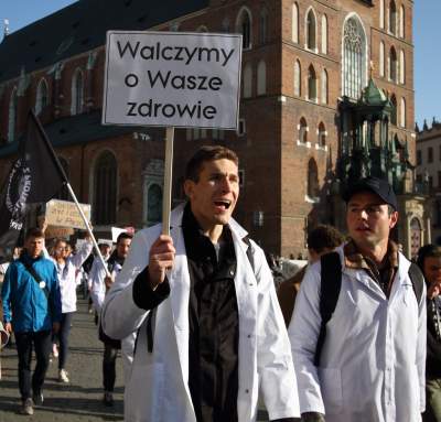 Młodzi Solidarnie z Protestem Medyków. Studenci protestowali w Krakowie - zdjęcie 12